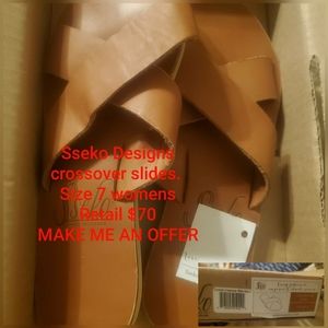 Sseko Designs Caramel Crossover slides